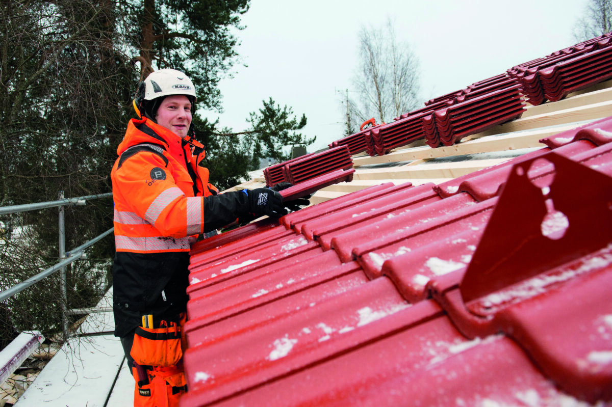 Kattoremontti talvella onnistuu Eliittikattojen toimesta helposti